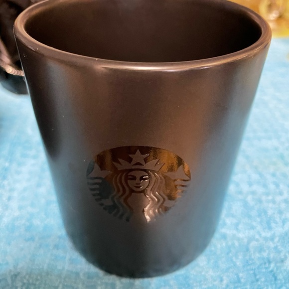 Brand new Starbucks set if four mugs snd flask - Picture 3 of 5
